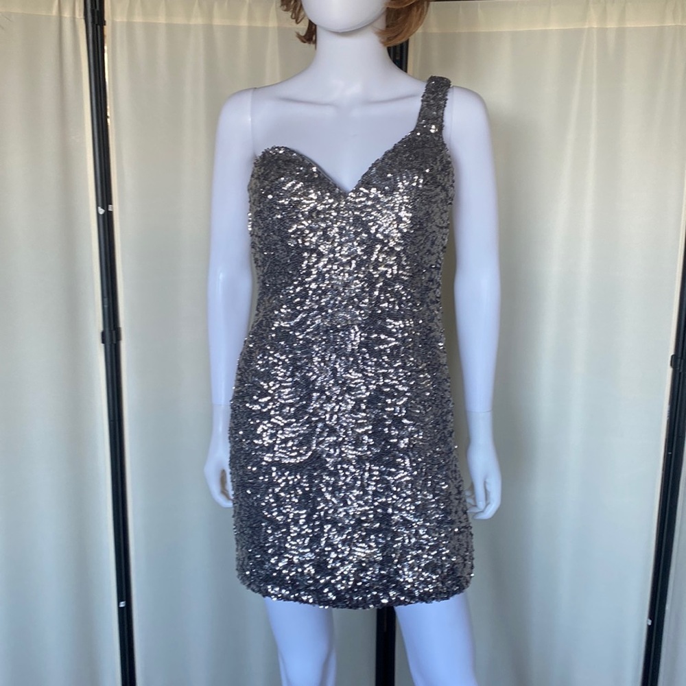 BLACK by BLUSH PROM A Division of Alexia Designs. Silver sequin event dress.